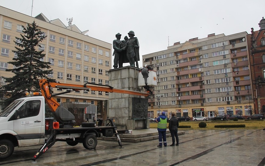 Pomnik Wdzięczności już niebawem zniknie z placu Słowiańskiego