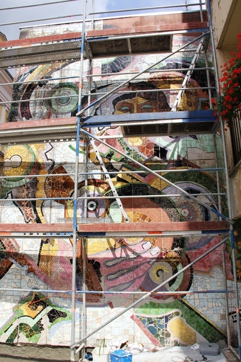 mozaika, prezentująca Mikołaja Kopernika, znajdująca się na ścianie budynku przy ul. Partyzantów 