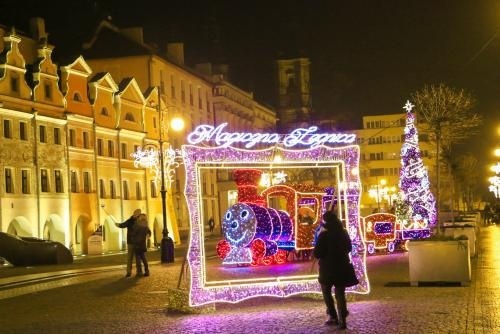 iluminacje świąteczne w Legnicy